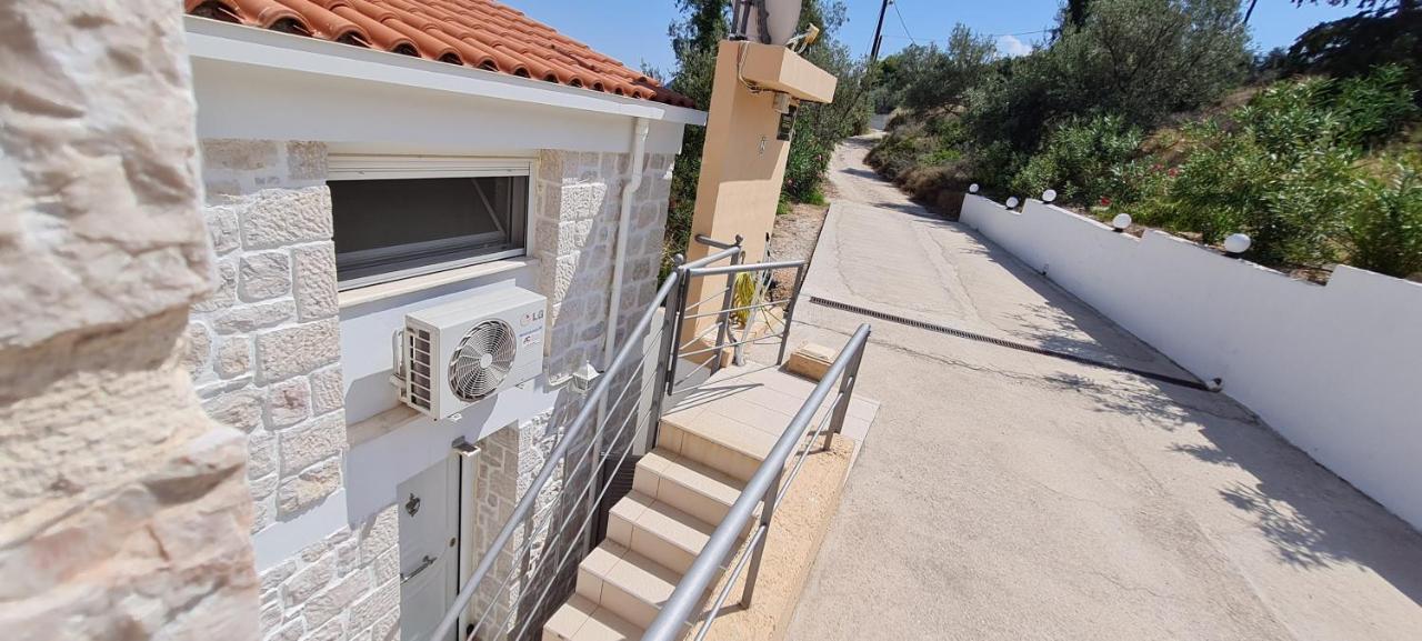 Vila Stone House In Olive Grove Tolón Exteriér fotografie